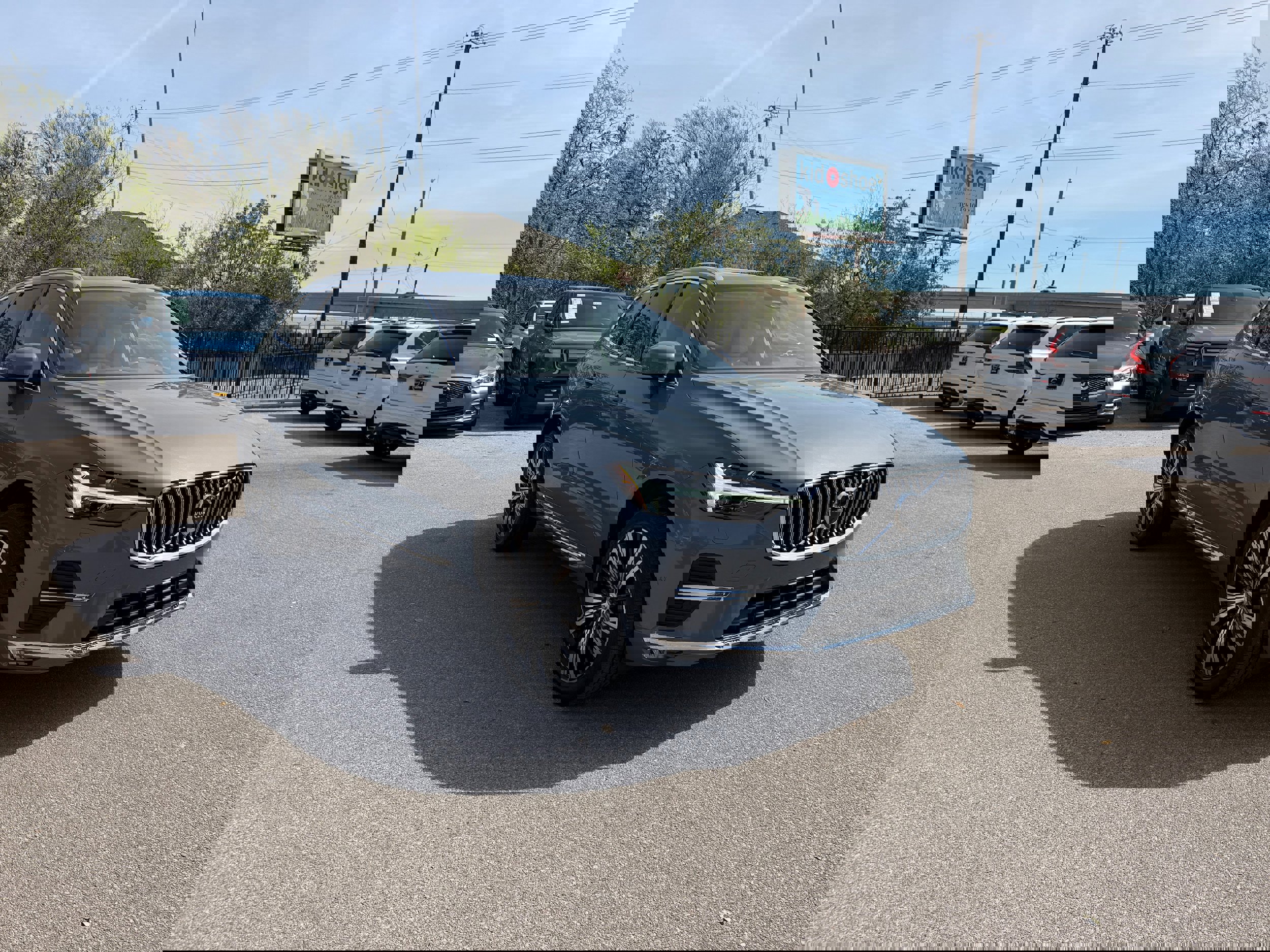 Certified 2023 Volvo XC60 B5 Plus w/ Climate Package image 7