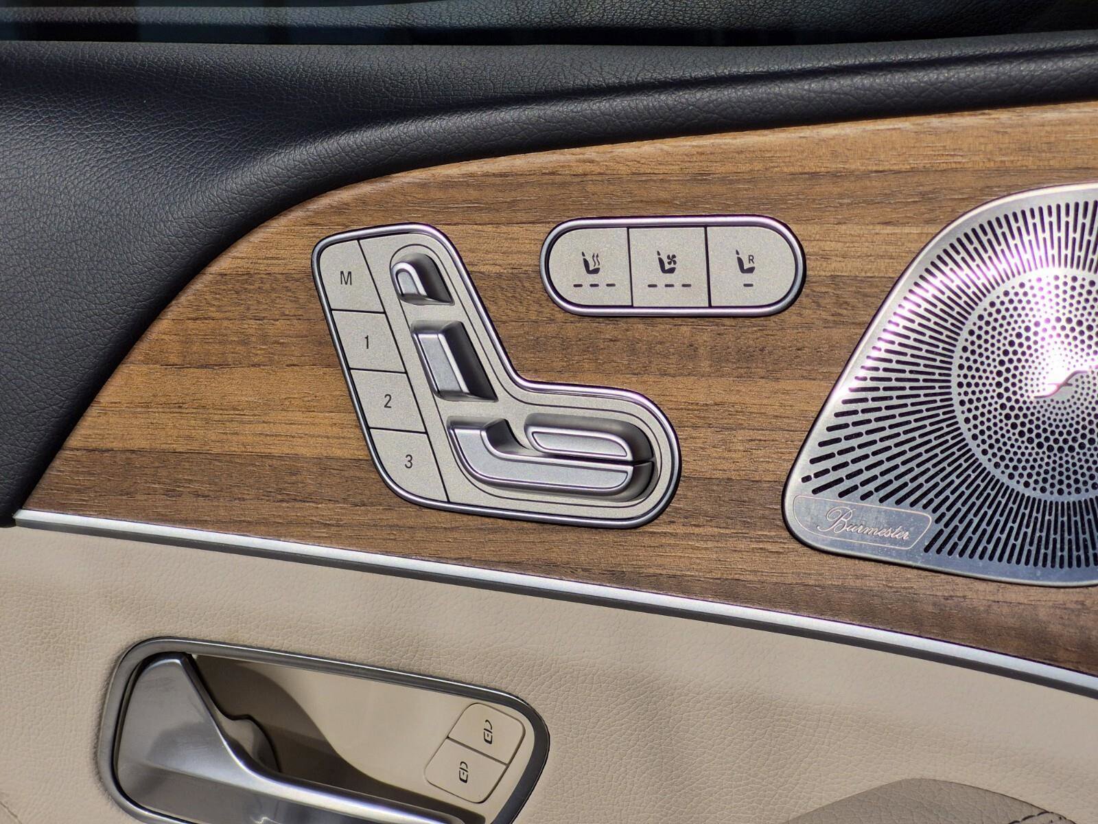 Used 2024 Mercedes-Benz GLS 450 4MATIC image 27