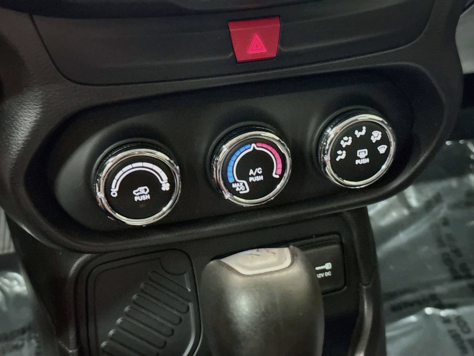 Used 2016 Jeep Renegade Sport w/ Power & Air Group FWD image 19