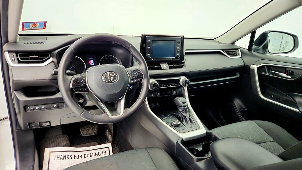 Used 2020 Toyota RAV4 XLE image 11