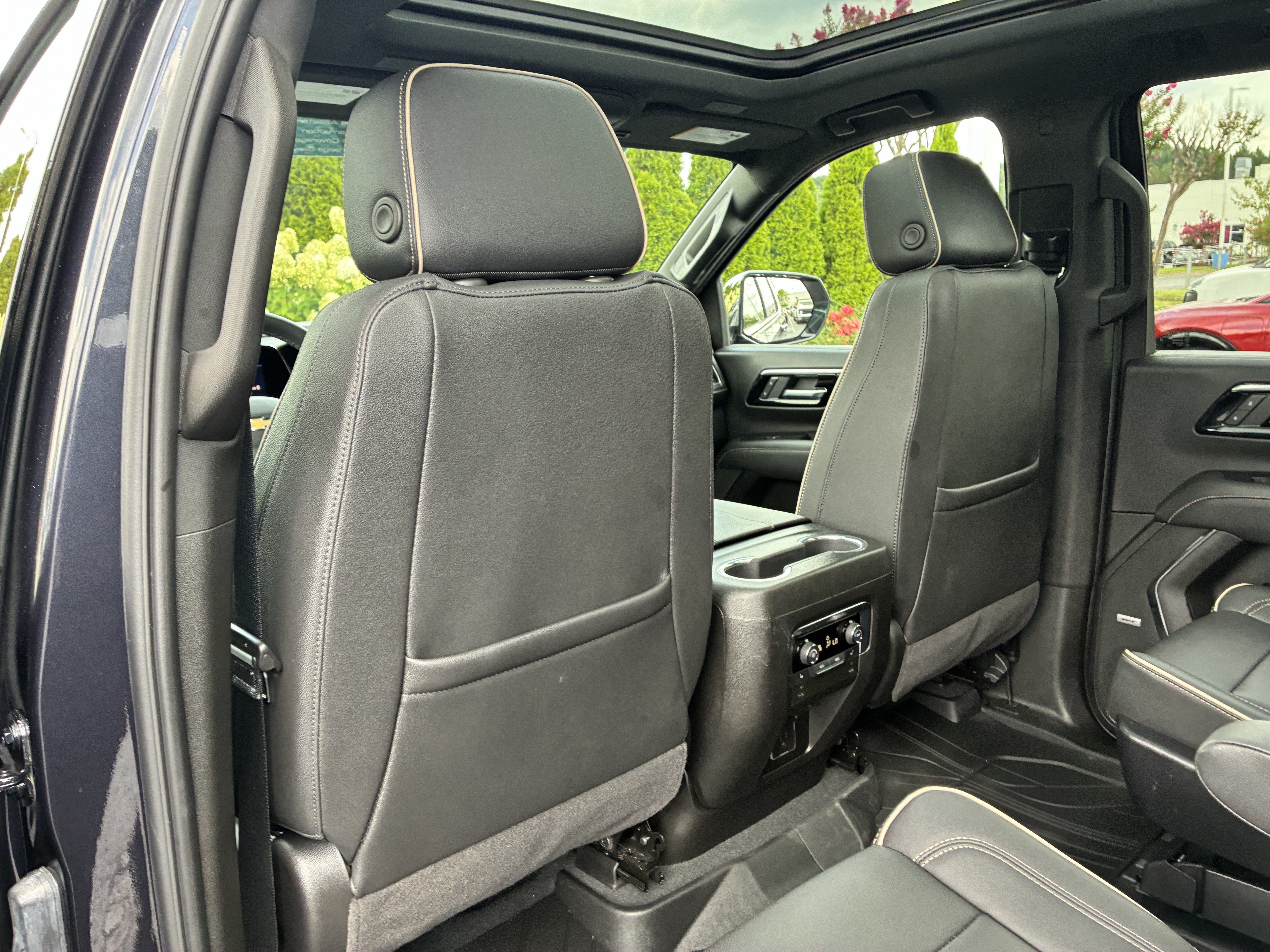 Used 2025 Chevrolet Tahoe Premier w/ Sun And Tow Package AWD/4WD image 16