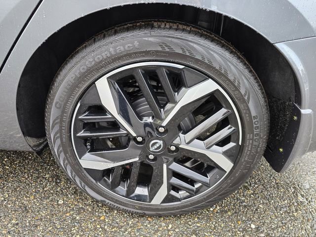 New 2025 Nissan Versa SR FWD image 12