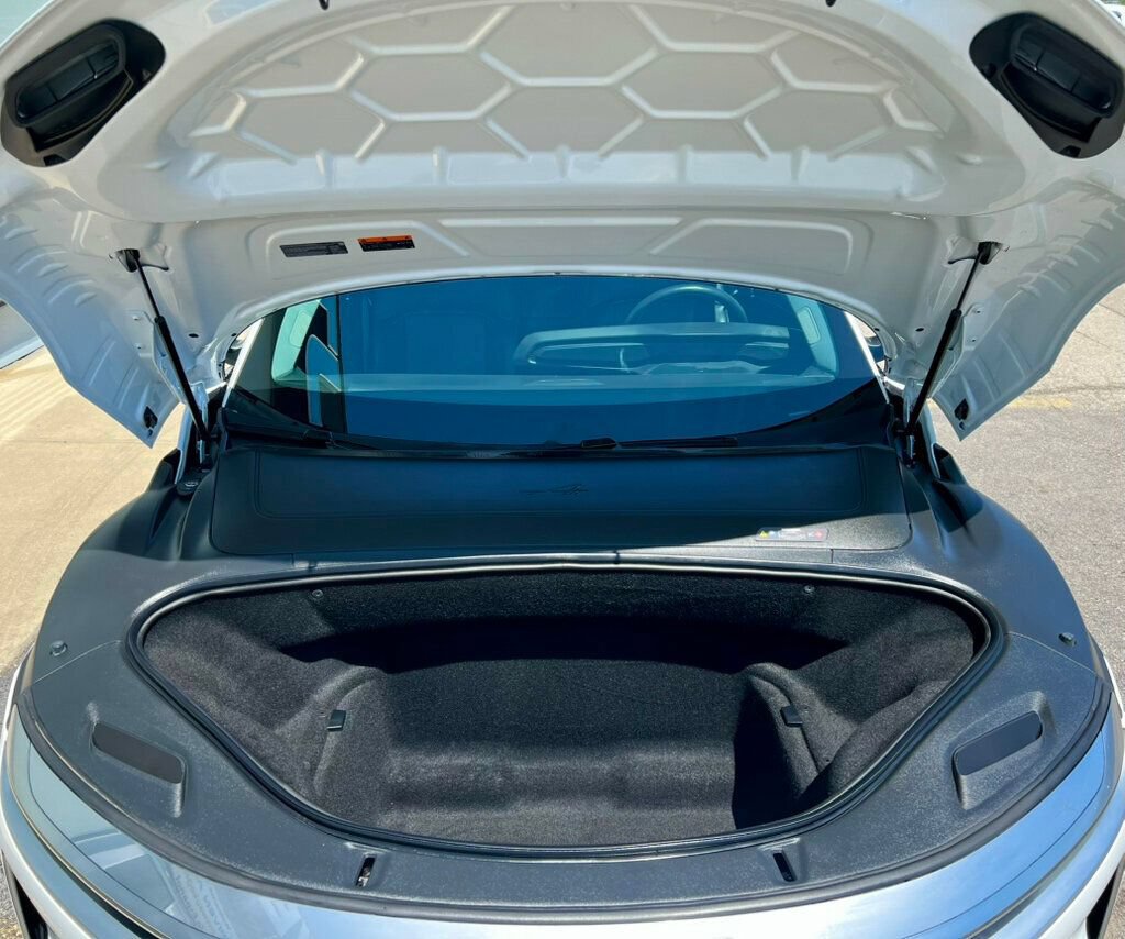 Used 2025 Lucid Air Pure RWD image 13