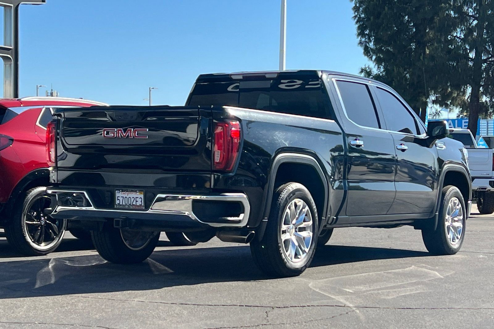 Used 2019 GMC Sierra 1500 SLT w/ SLT Premium Package image 4