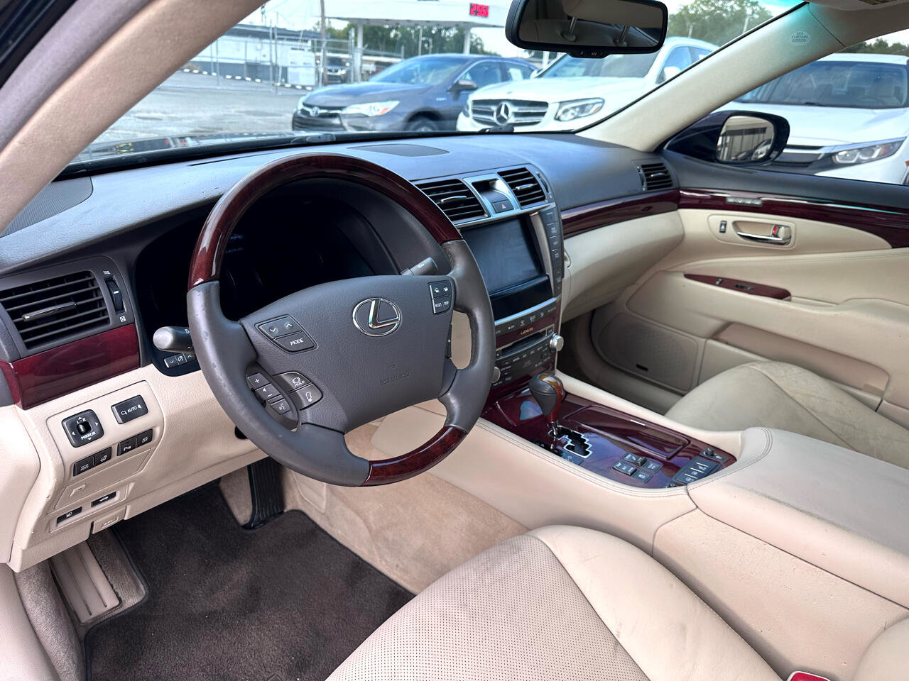 Used 2010 Lexus LS 460 L image 12