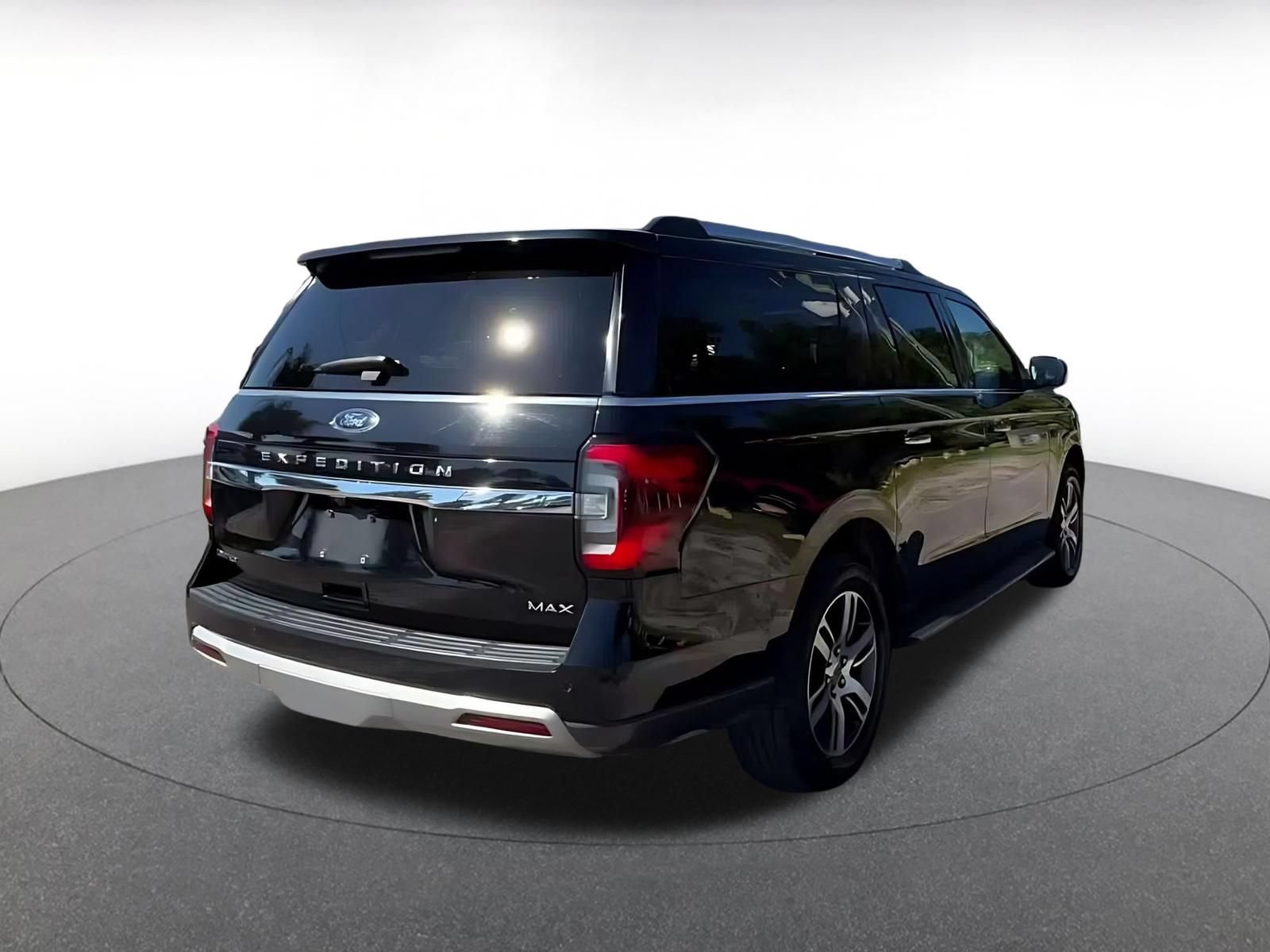 Used 2024 Ford Expedition Max Limited RWD image 12