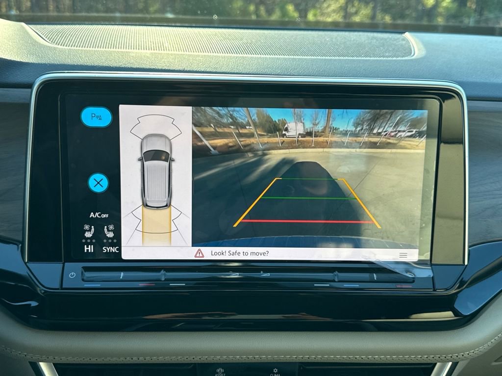 Used 2024 Volkswagen Atlas SE w/ Black Wheel Package image 24