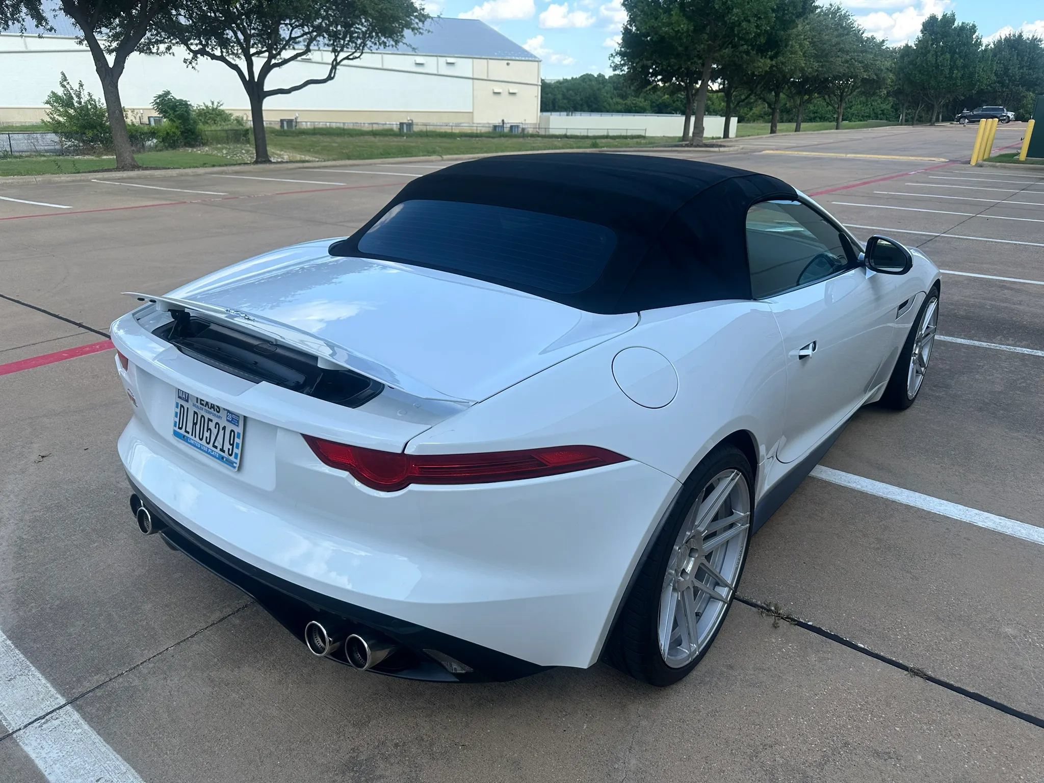 Used 2014 Jaguar F-TYPE S RWD image 9