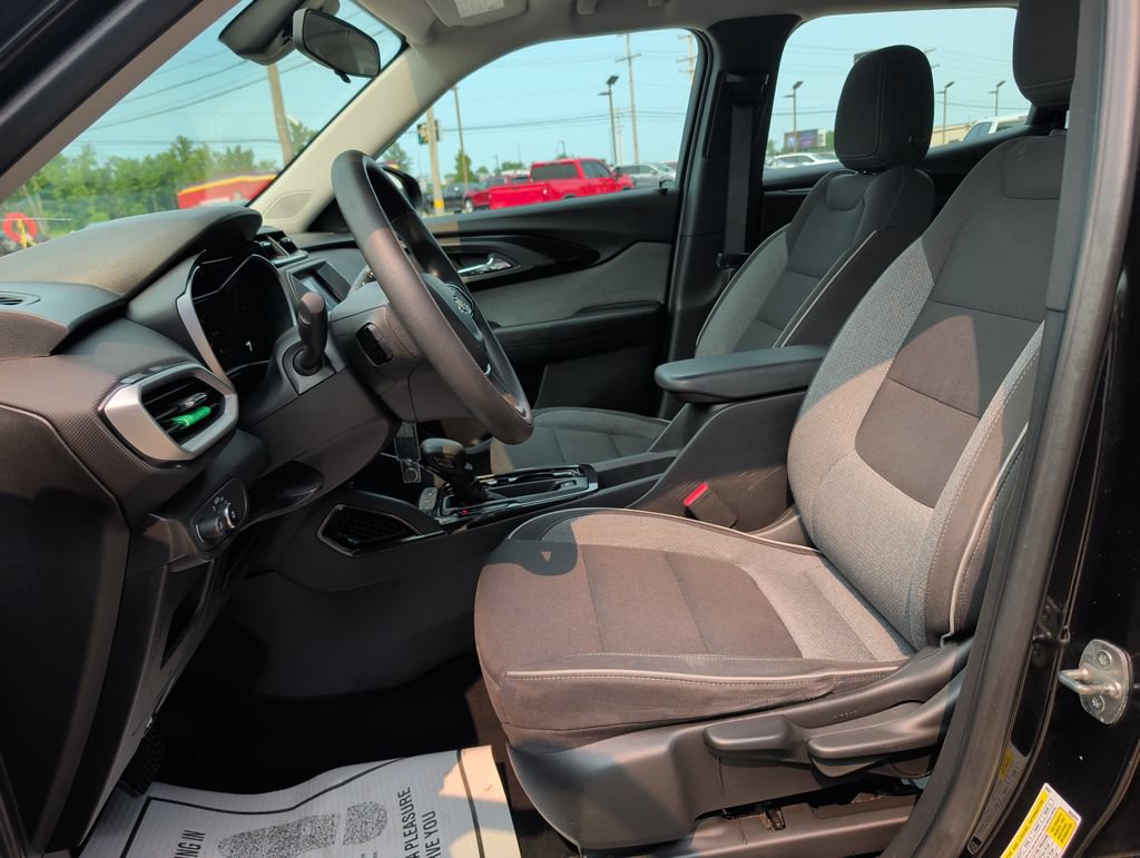 Used 2022 Chevrolet TrailBlazer LS FWD image 8