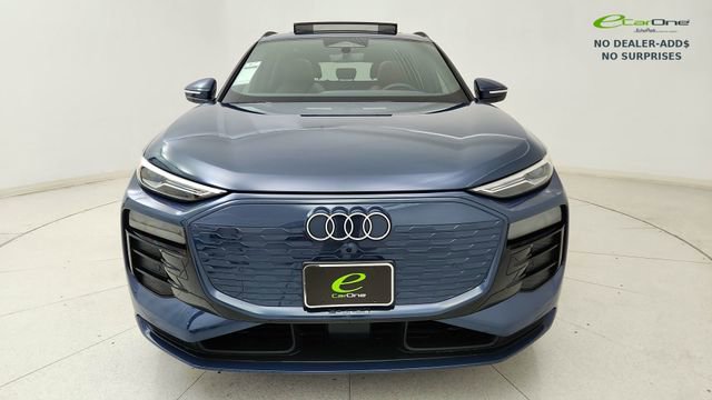 Used 2025 Audi Q6 e-tron Premium w/ Convenience Package image 2