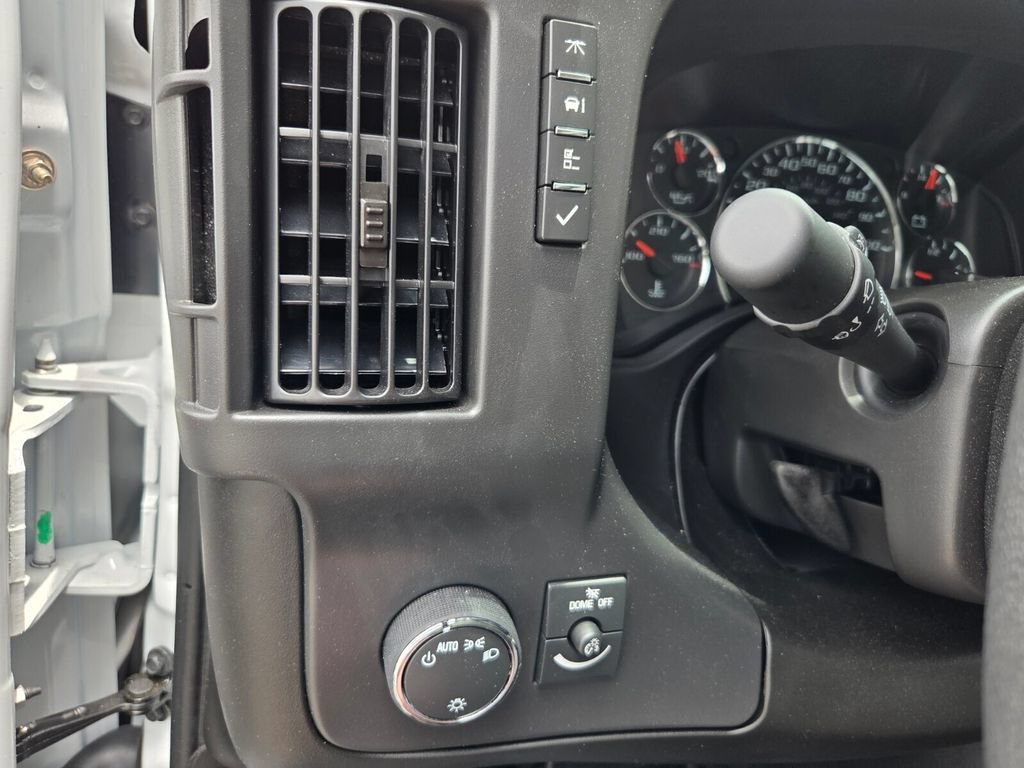 New 2026 Chevrolet Express 4500 w/ Power Convenience Package RWD image 11