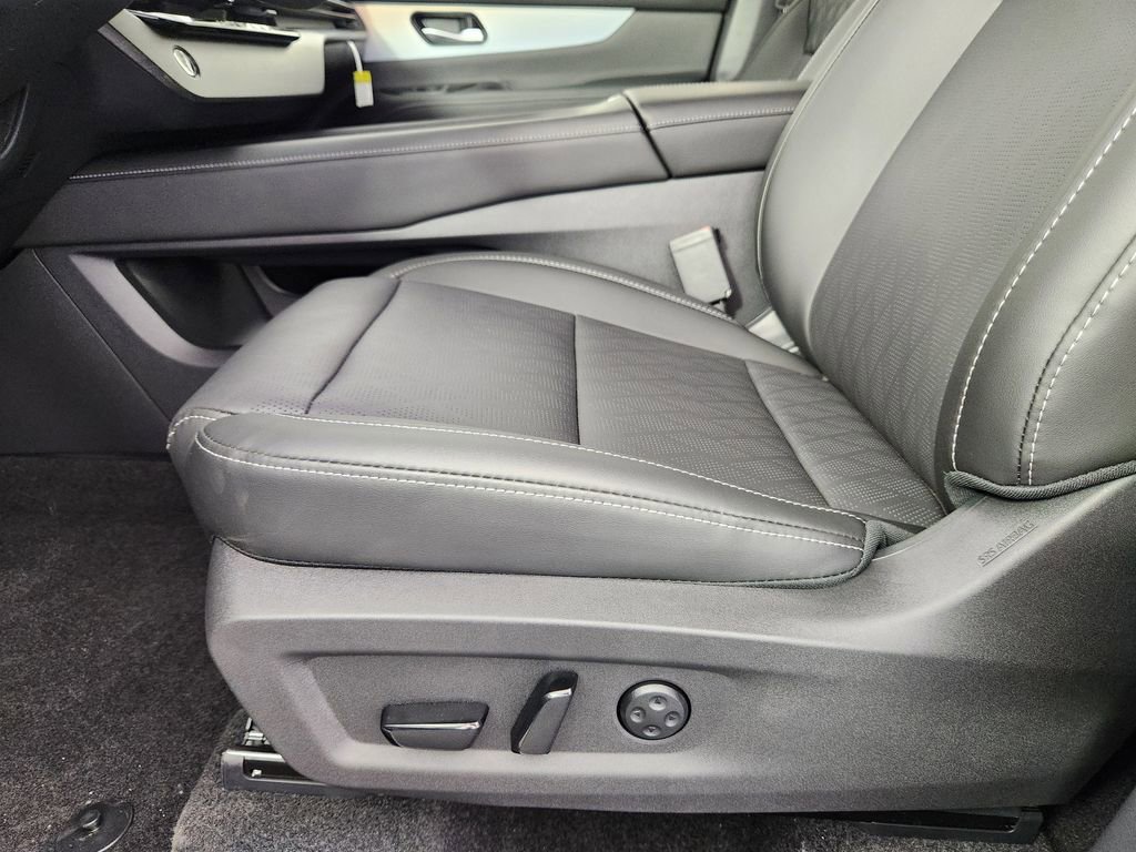 New 2026 Nissan Murano Platinum w/ Cargo Package AWD/4WD image 11
