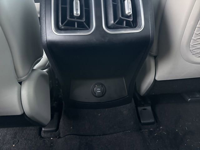 Used 2025 Kia Sorento S image 29