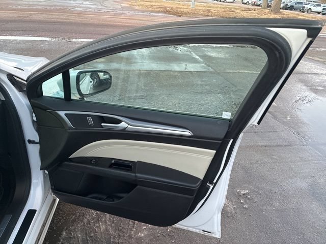Used 2015 Ford Fusion Titanium FWD image 25