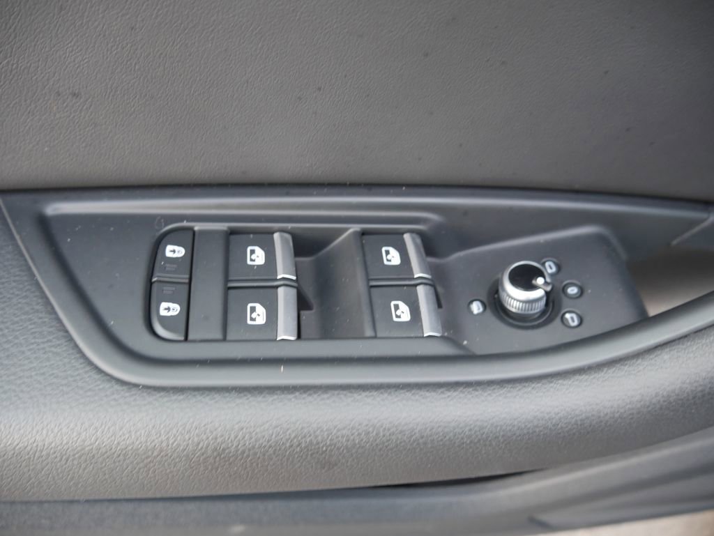 Used 2023 Audi A4 2.0T Premium w/ Convenience Package image 18