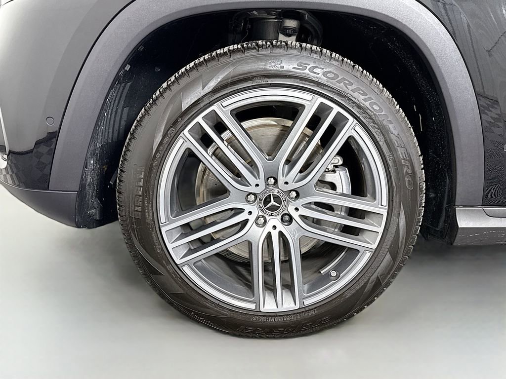 Used 2025 Mercedes-Benz GLS 450 4MATIC image 34