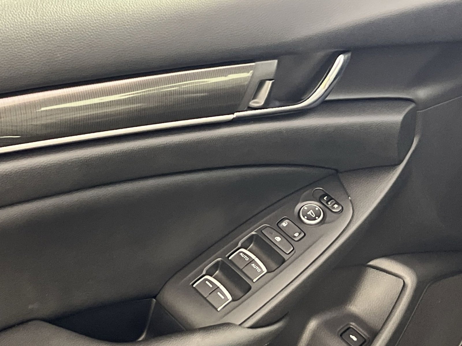 Used 2020 Honda Accord Sport image 16