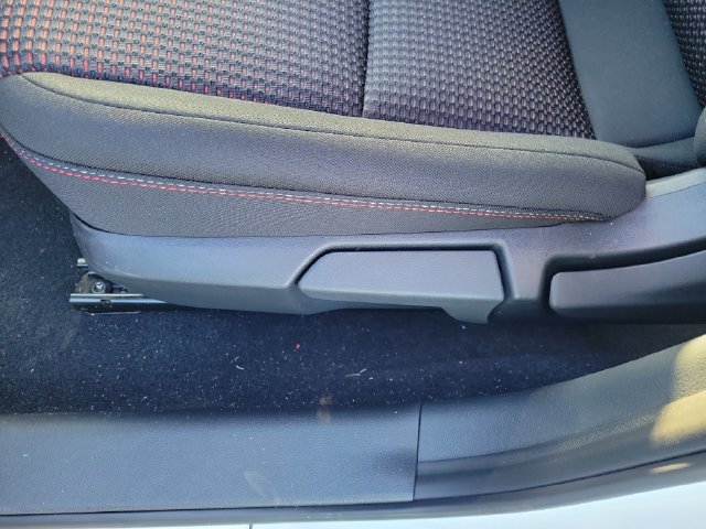 New 2027 Nissan Sentra SR w/ Floor Mat Package FWD image 18