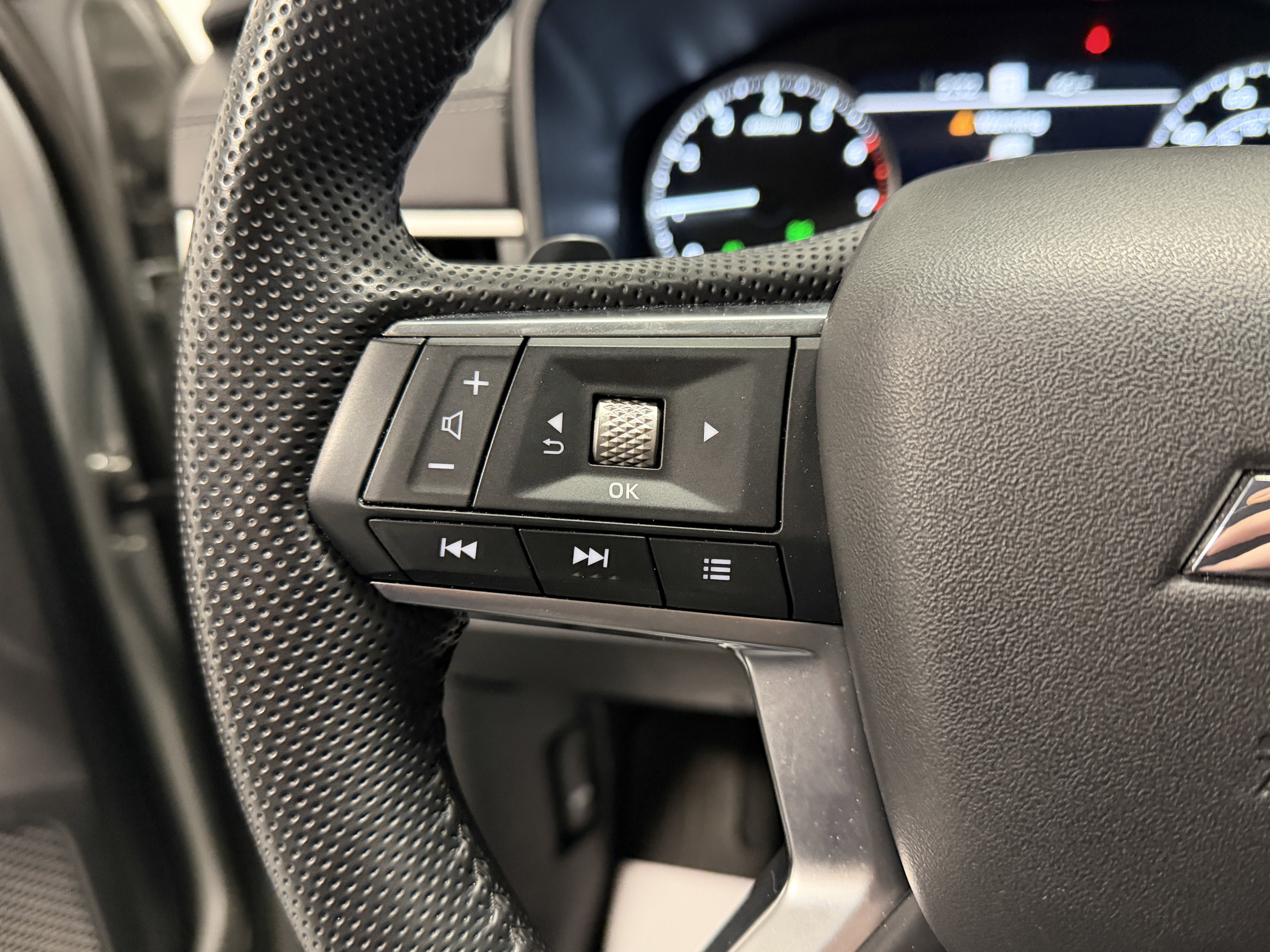 Used 2024 Mitsubishi Outlander SE image 13