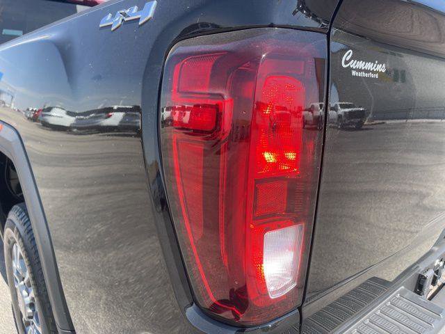 Used 2023 GMC Sierra 3500 SLT w/ SLT Convenience Package AWD/4WD image 11