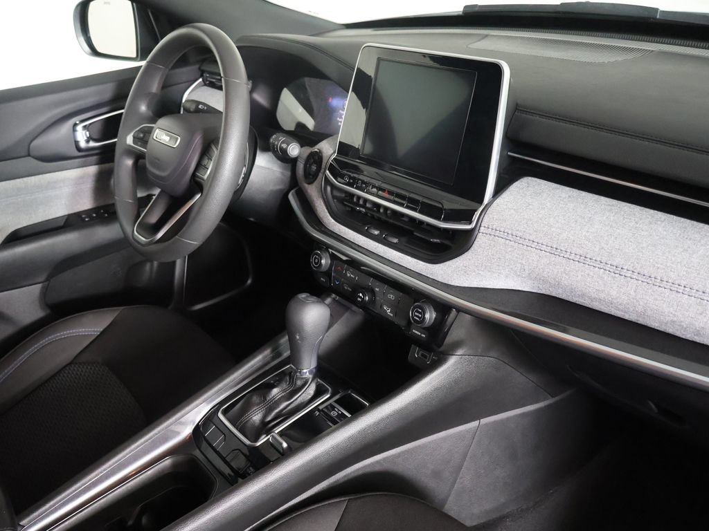 Used 2025 Jeep Compass Sport AWD/4WD image 24