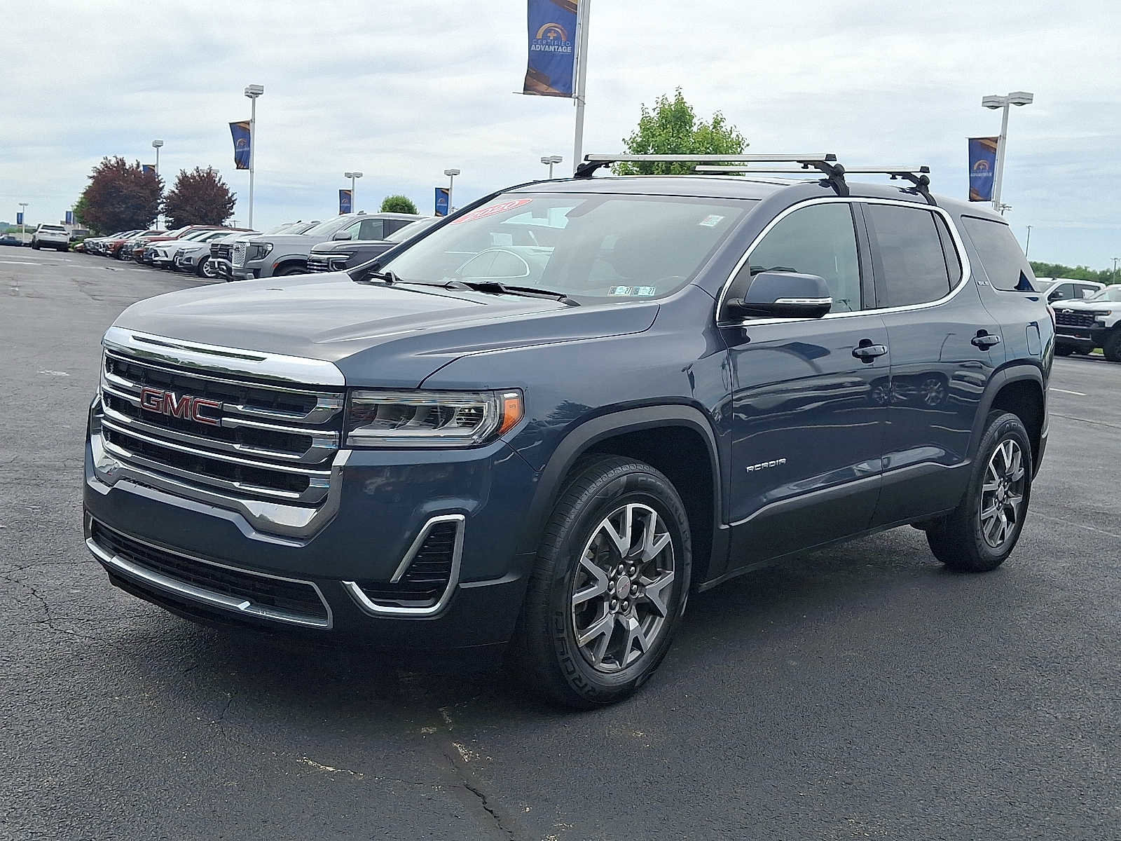 Used 2020 GMC Acadia SLE w/ Trailering Package AWD/4WD image 3