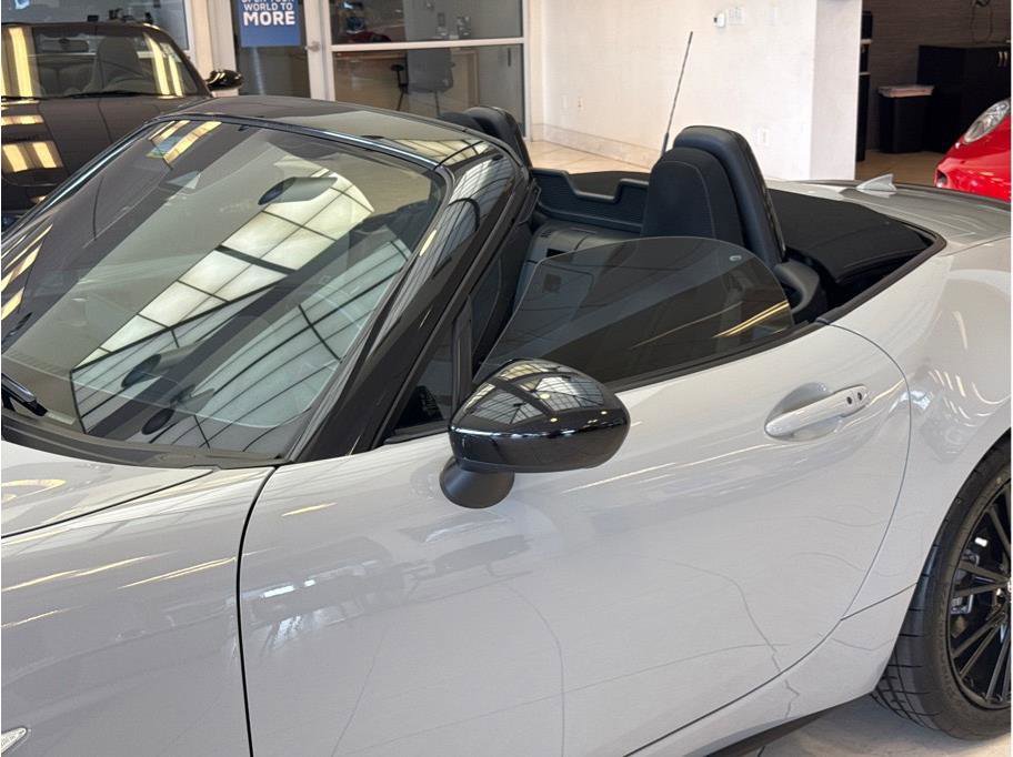 Used 2024 MAZDA MX-5 Miata Club RWD image 19