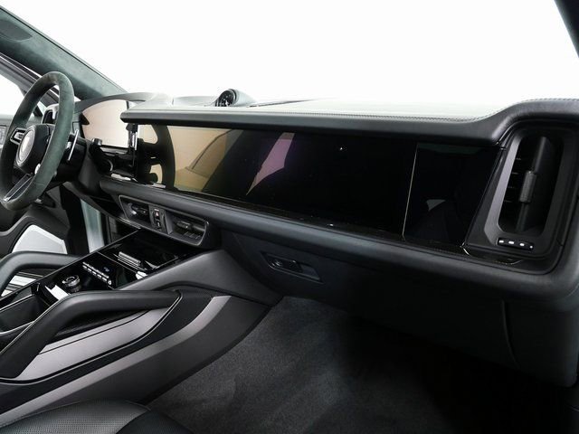 New 2026 Porsche Cayenne GTS image 26