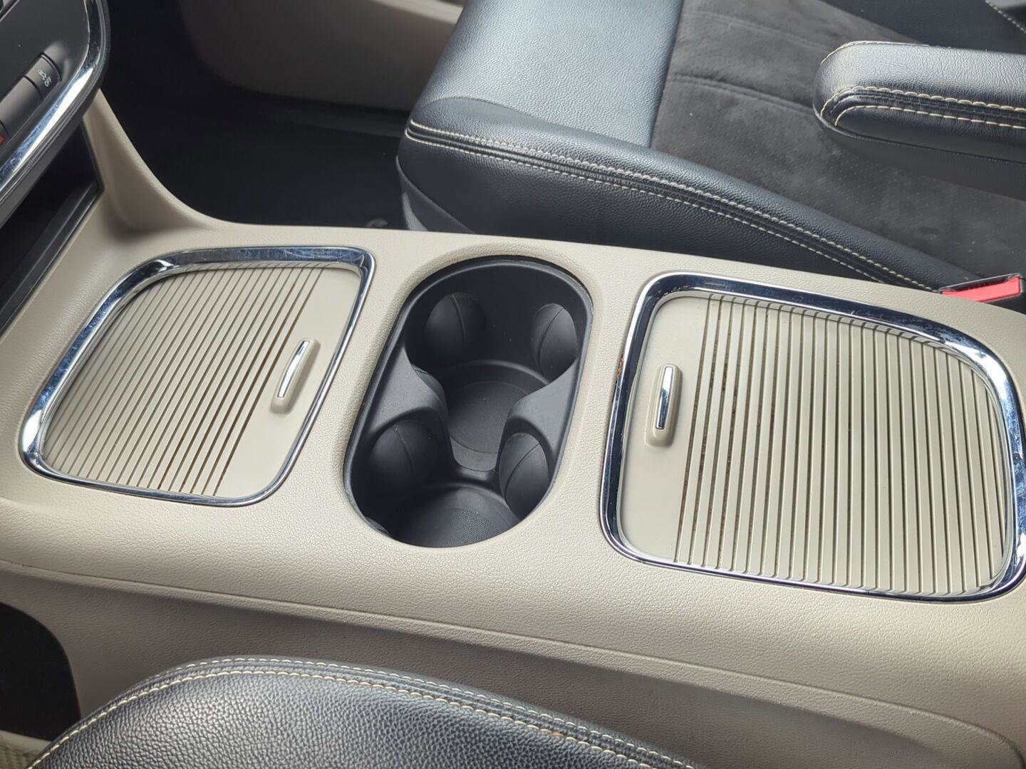 Used 2019 Dodge Grand Caravan SXT image 20