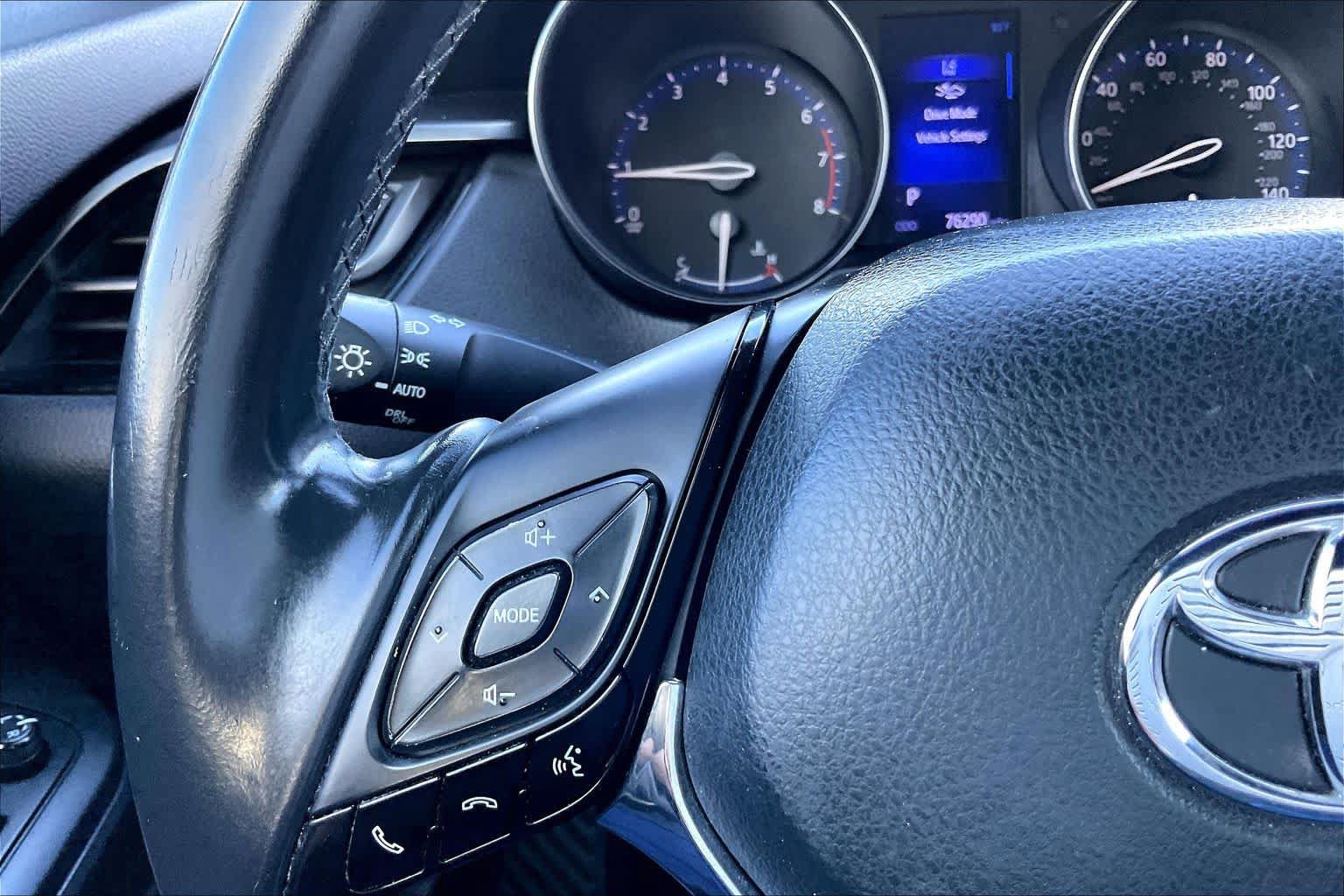 Used 2018 Toyota C-HR XLE FWD image 21