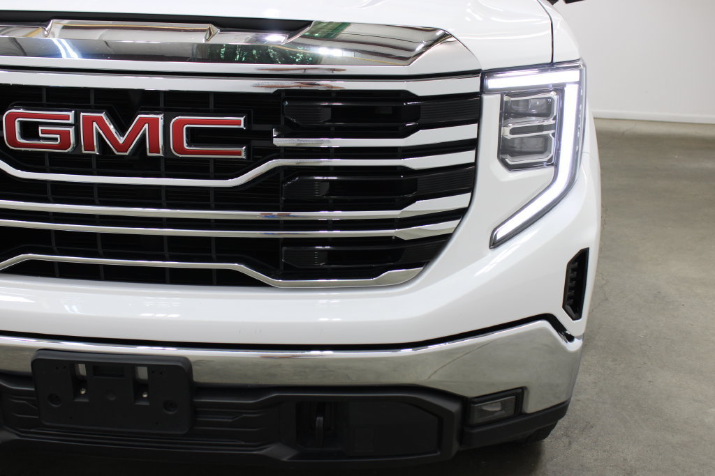 Used 2025 GMC Sierra 1500 SLT AWD/4WD image 8