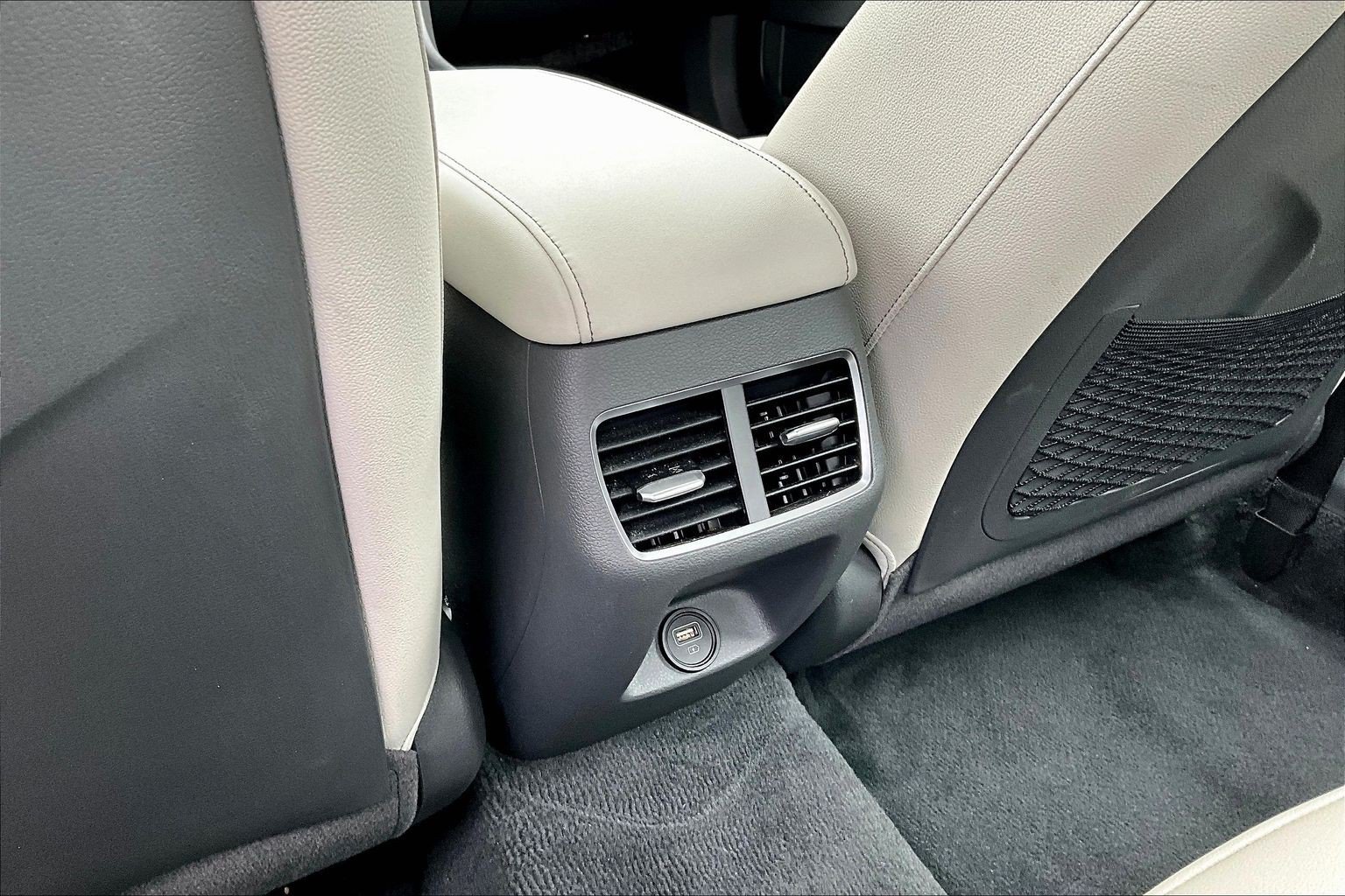 Used 2023 Hyundai Sonata Limited w/ Cargo Package FWD image 9