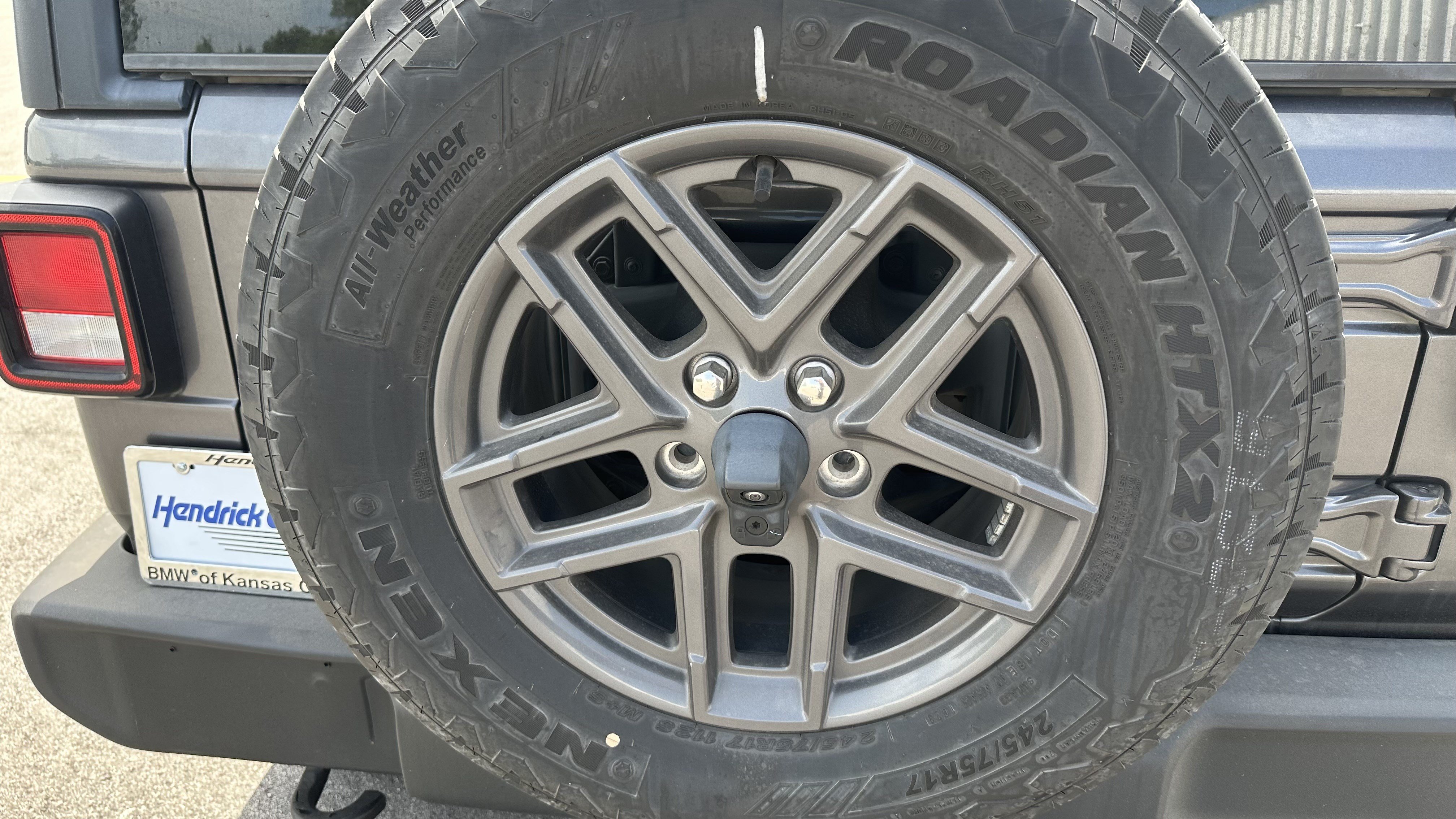 Used 2024 Jeep Wrangler Unlimited Sport AWD/4WD image 14