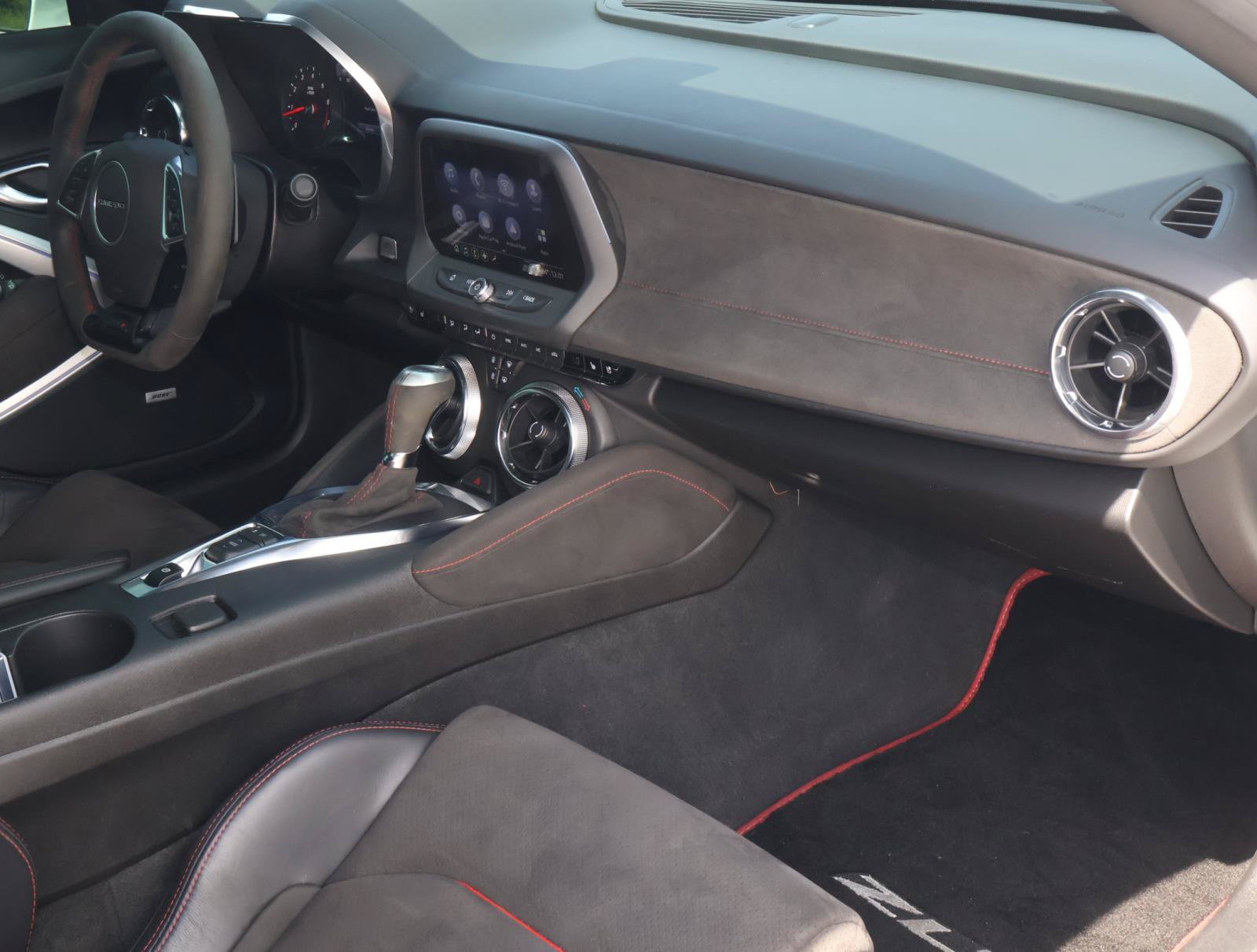 Used 2020 Chevrolet Camaro ZL1 RWD image 18