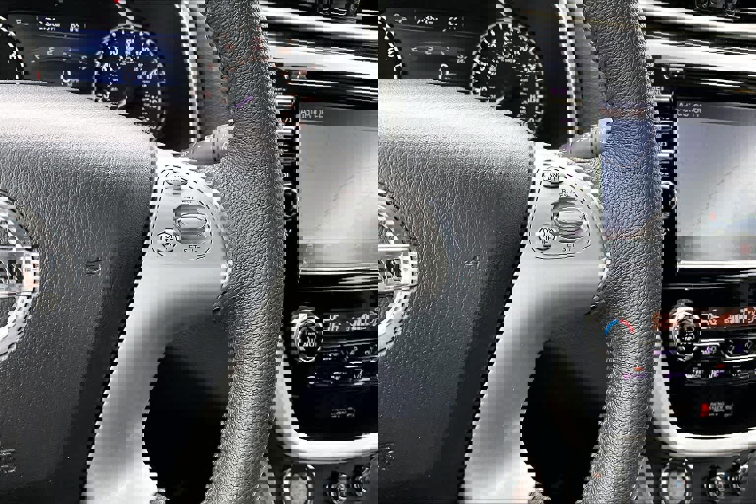 Used 2015 Nissan Murano Platinum w/ Cargo Package w/Cover image 24