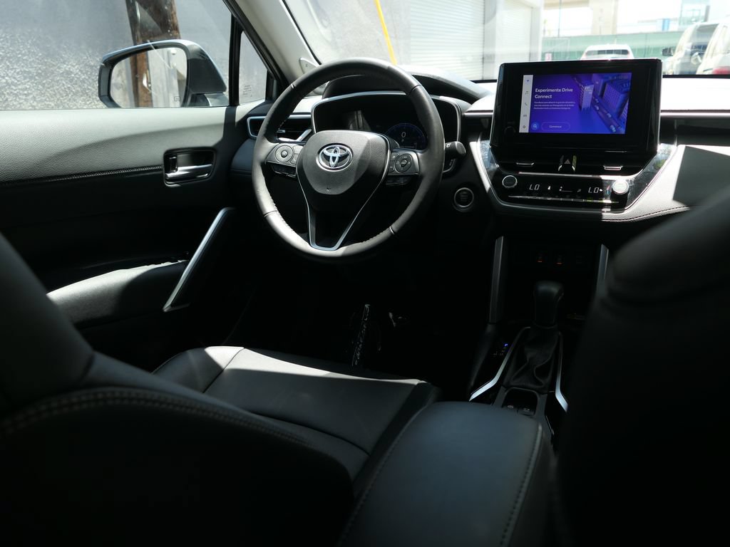Used 2023 Toyota Corolla Cross XLE w/ Convenience Package AWD/4WD image 25