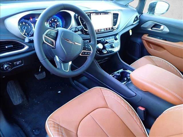 New 2026 Chrysler Pacifica Pinnacle FWD image 13