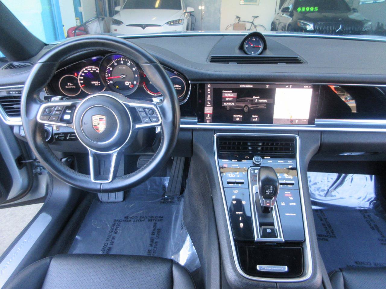 Used 2019 Porsche Panamera RWD image 47