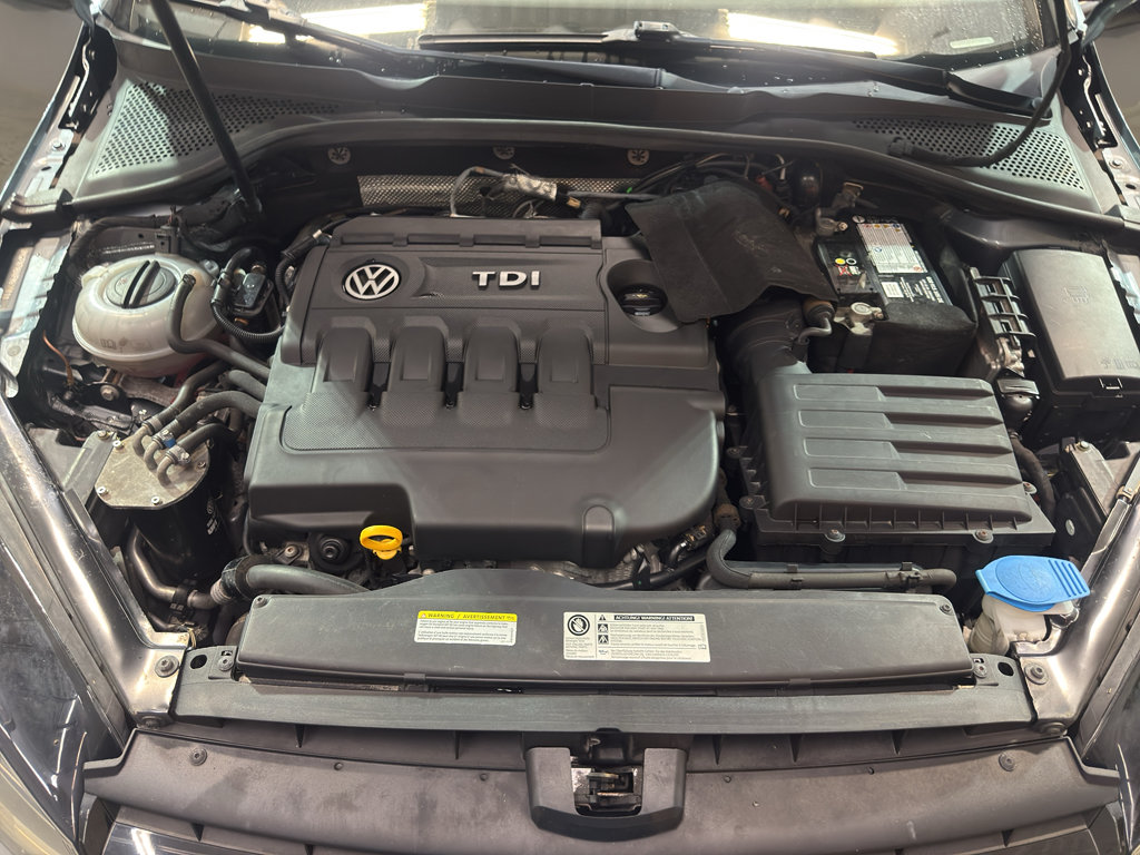 Used 2015 Volkswagen Golf TDI SE FWD image 30