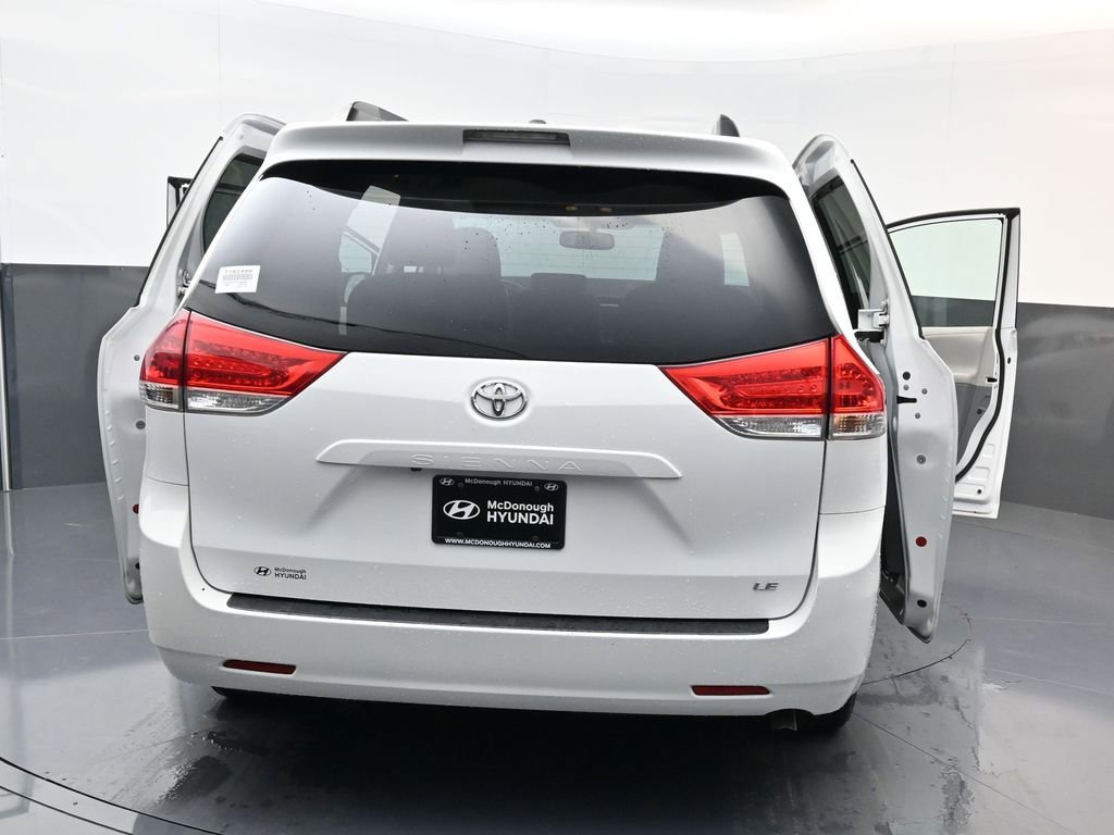 Used 2012 Toyota Sienna LE image 25