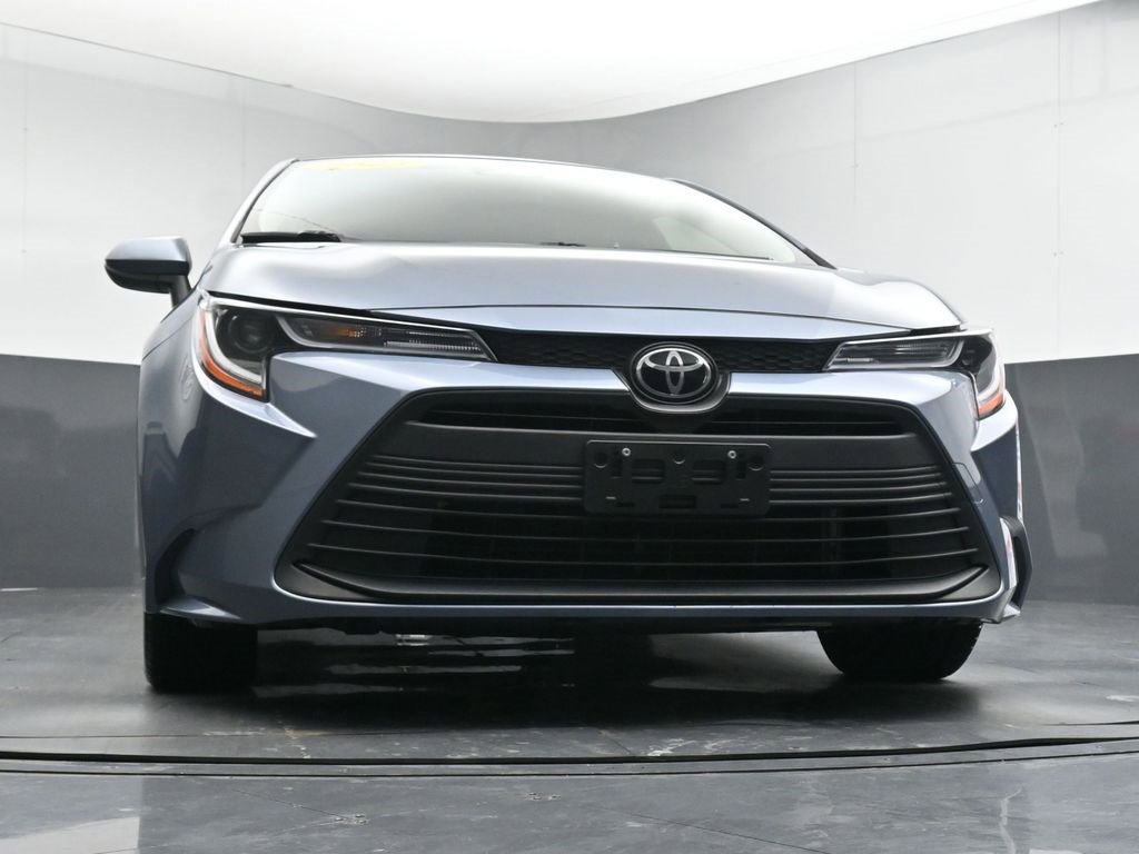 Used 2023 Toyota Corolla LE image 34
