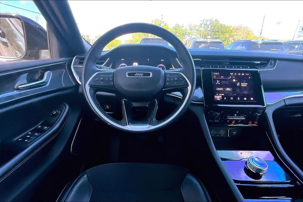 Used 2022 Jeep Grand Cherokee Altitude RWD image 8