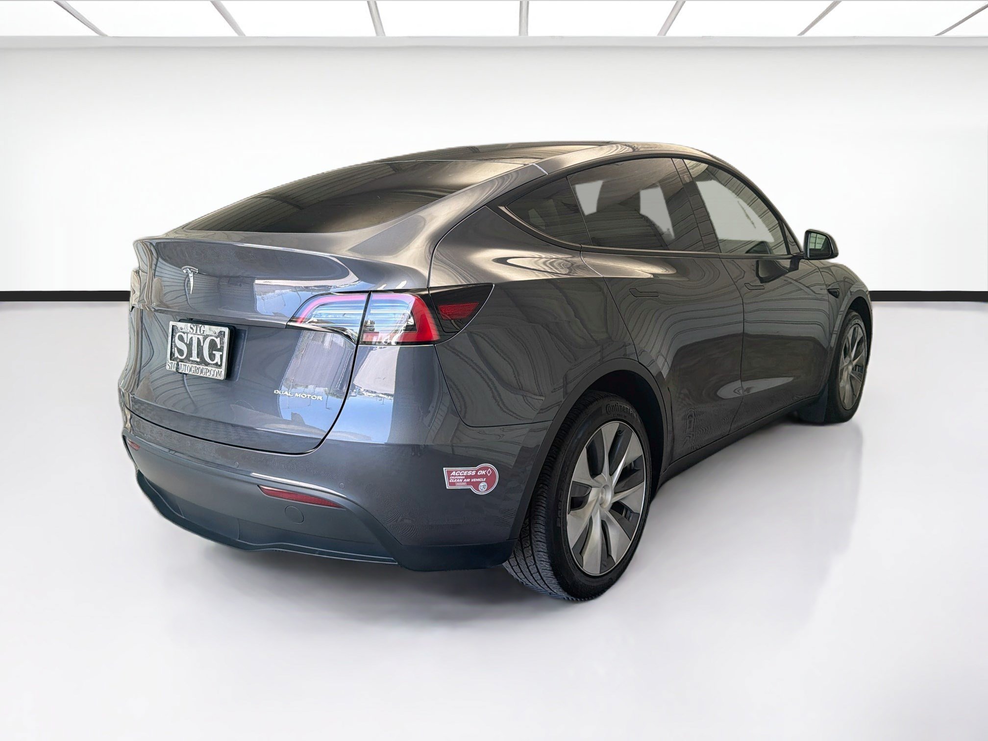 Used 2022 Tesla Model Y Long Range AWD/4WD image 4