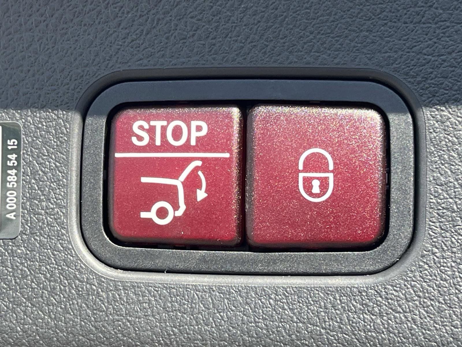 Certified 2025 Mercedes-Benz GLC 300 GLC 300 image 11