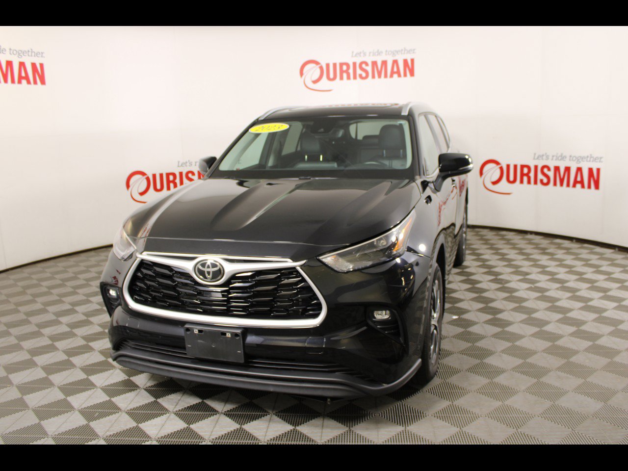Used 2023 Toyota Highlander XLE