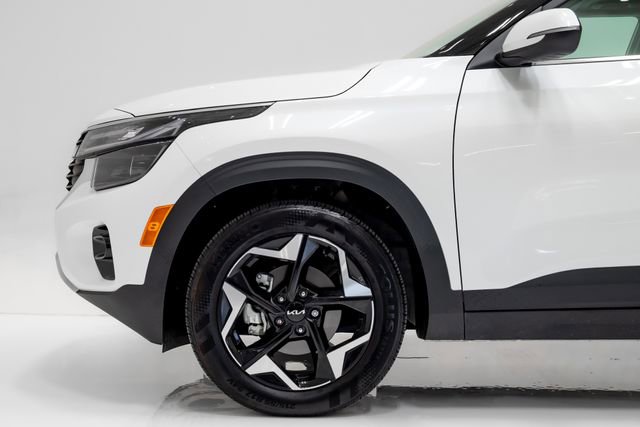 Certified 2025 Kia Seltos EX w/ EX Sunroof Package FWD image 26