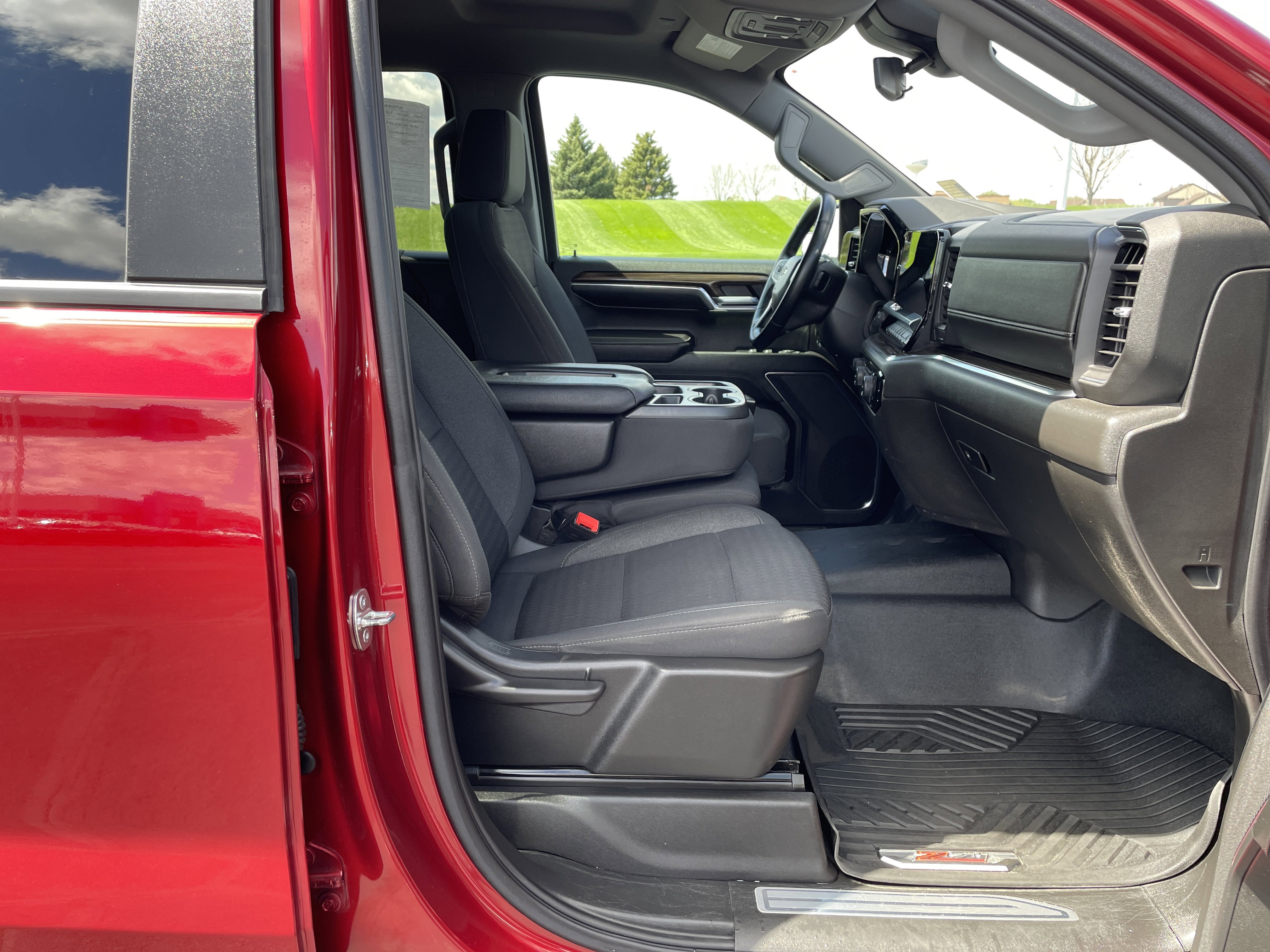 Certified 2023 Chevrolet Silverado 1500 LT AWD/4WD image 25