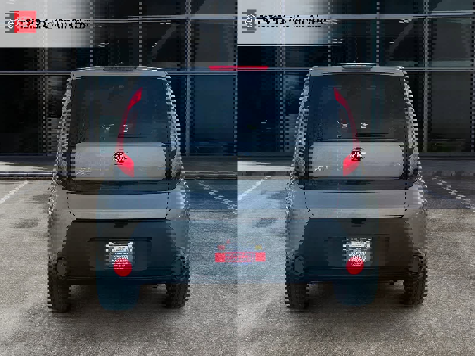 Used 2014 Kia Soul + FWD image 9