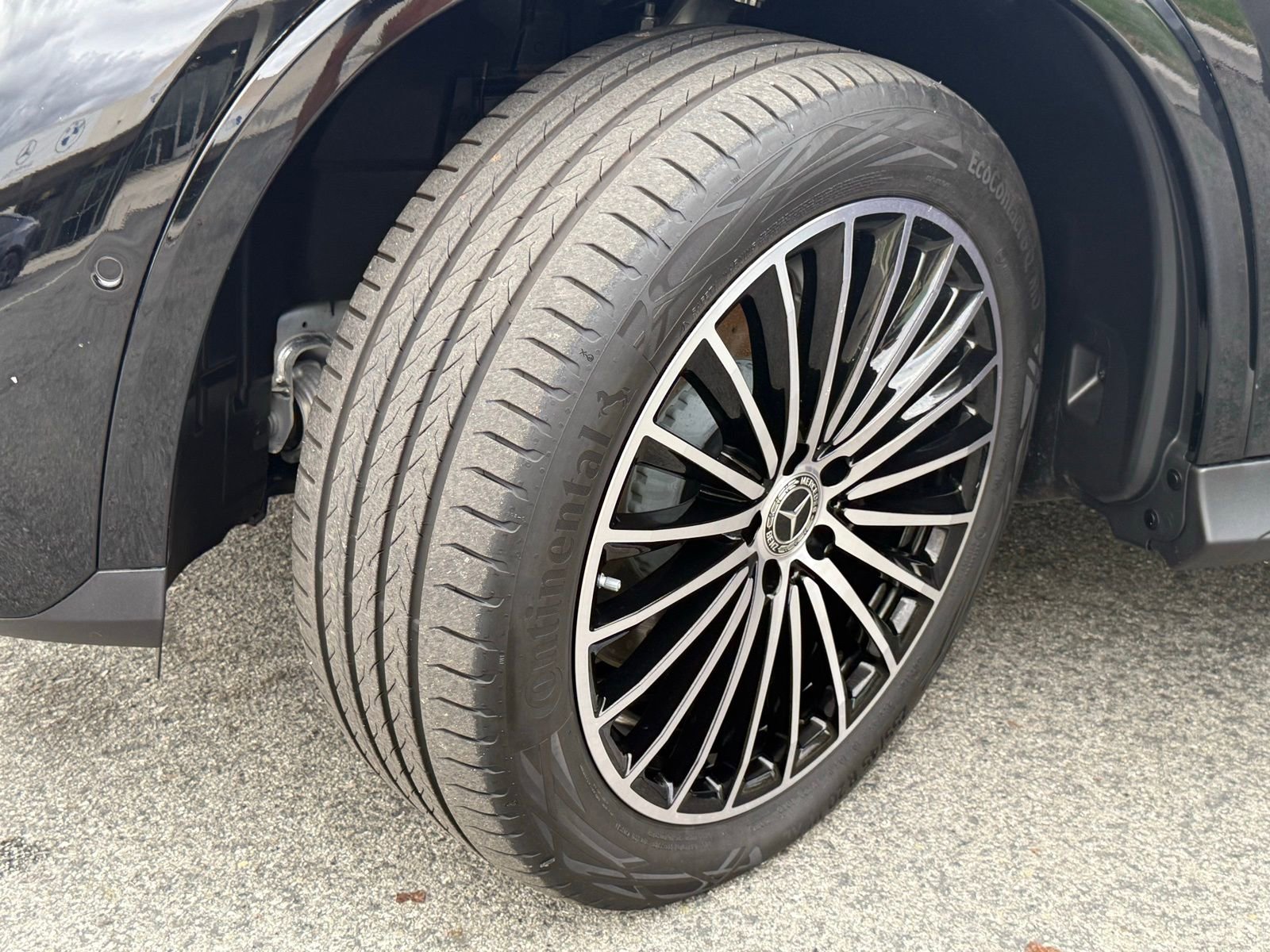 Used 2025 Mercedes-Benz GLC 300 4MATIC image 20