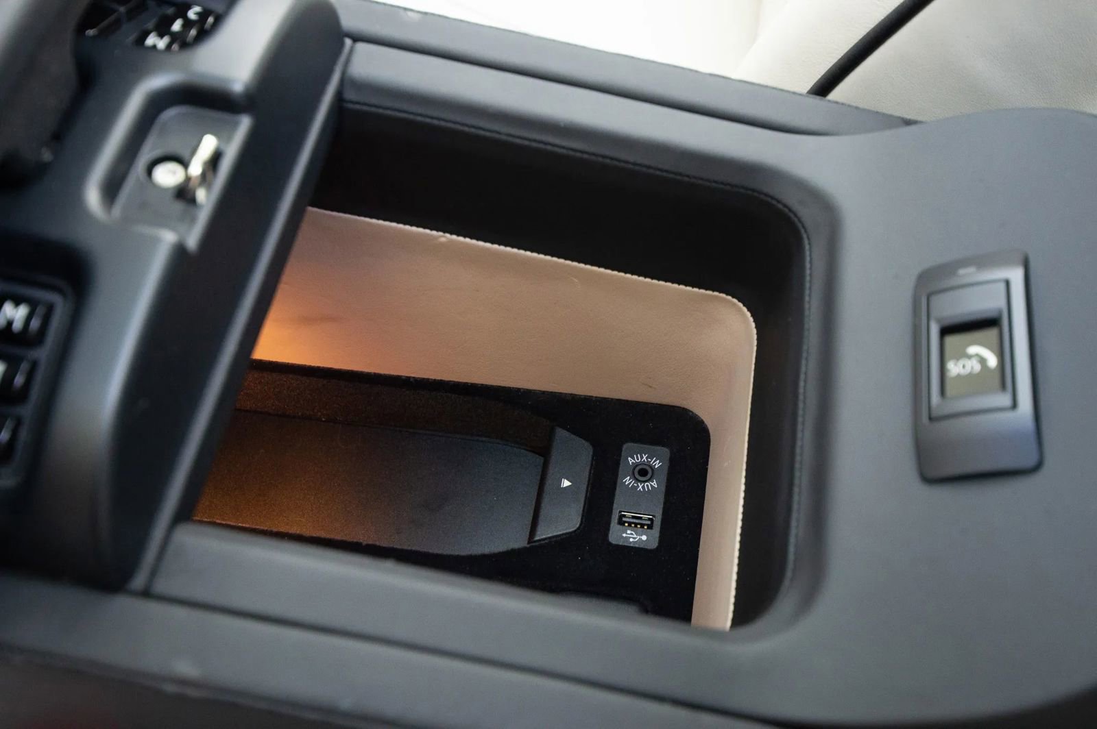 Used 2016 Rolls-Royce Phantom Drophead Coupe image 6